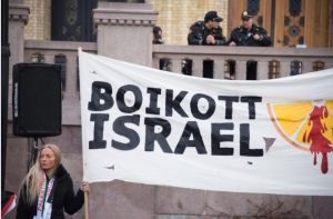 200 legal scholars back right to boycott Israel