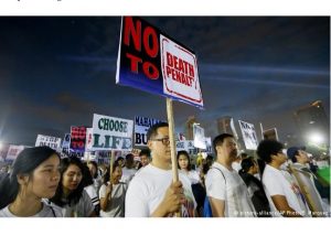 Philippine Catholics march against Duterte's deadly war on drugs