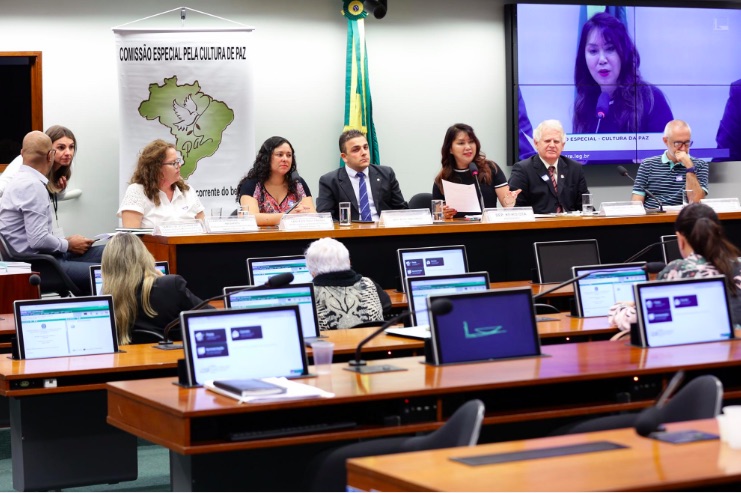 Brazil: Experts Support Teacher Training for Culture of Peace