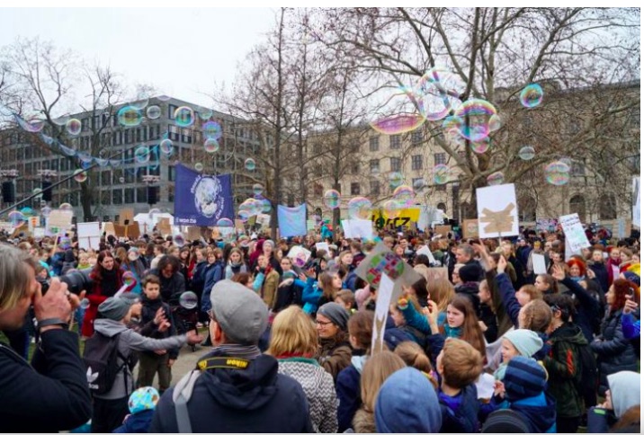 Fridays for the Future: 25000 demonstrate in Berlin with Greta Thunberg