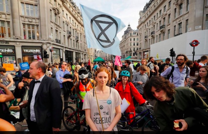Photo essay: Climate Change Protests Sweep Europe
