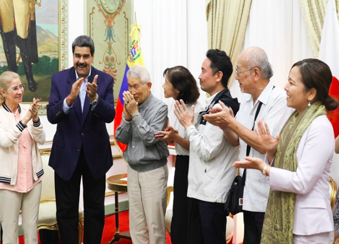 Venezuela: President Maduro Meets with the Activists of Peace Boat
