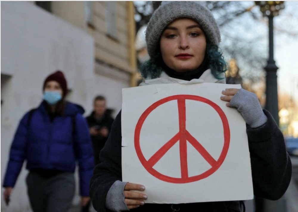 En Russie, dans la rue et derrière les écrans, un mouvement antiguerre