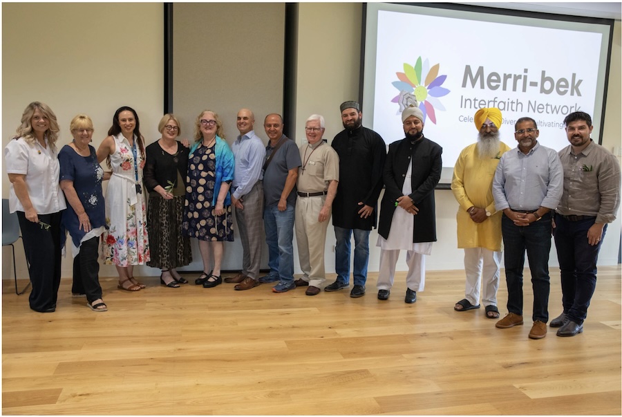 Australia: Symbols, messages of peace mark interfaith gathering